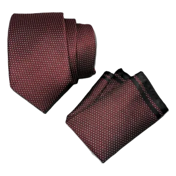 Corbata burdeos con pequeño cuadro negro y gris. Pañuelo a juego con ribete negro.